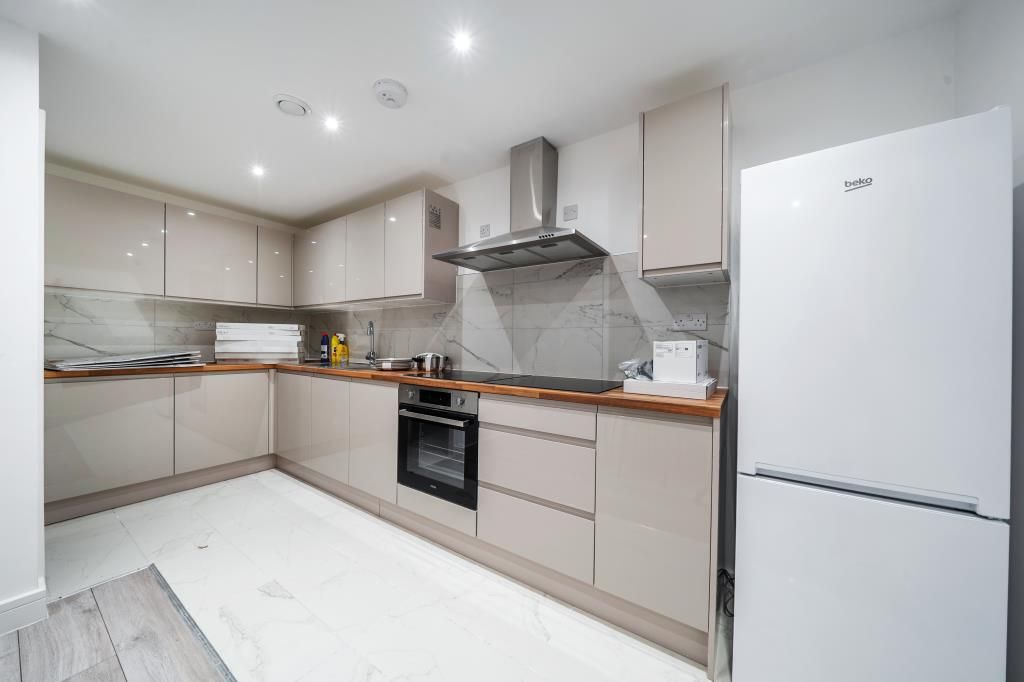 Property photo 2 of 24 Kitchen