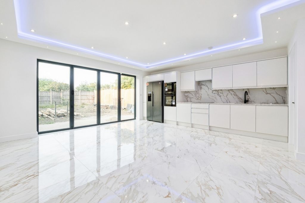 Property photo 3 of 20 Pbox-Img.Jpg