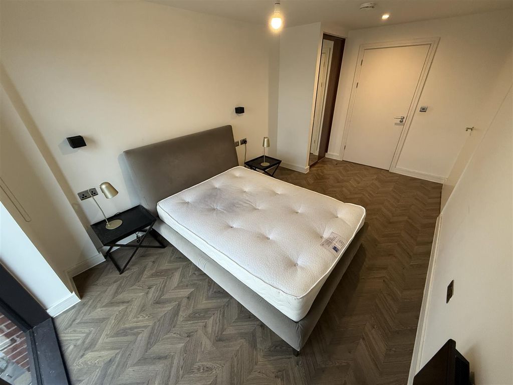 Property photo 1 of 10 Bedroom One