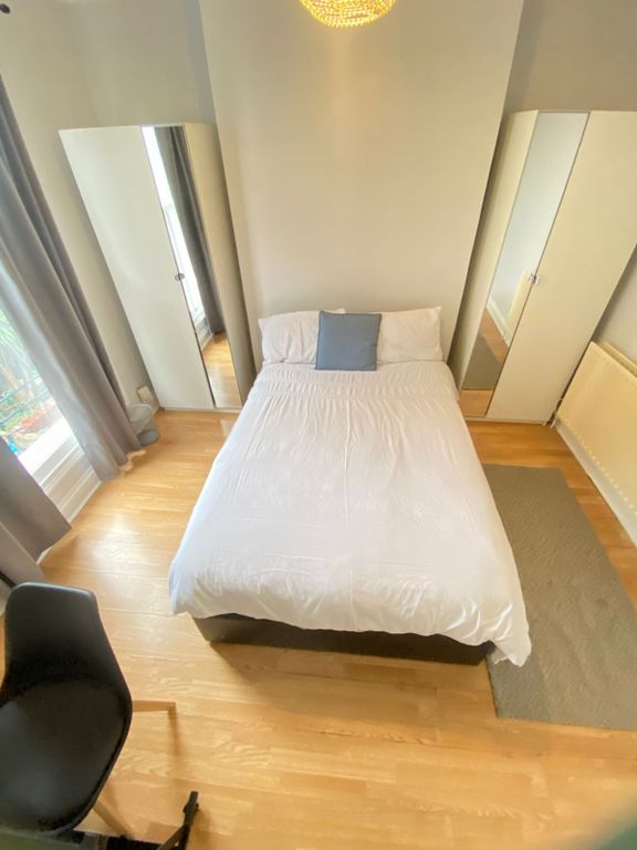 Property photo 2 of 4 Room