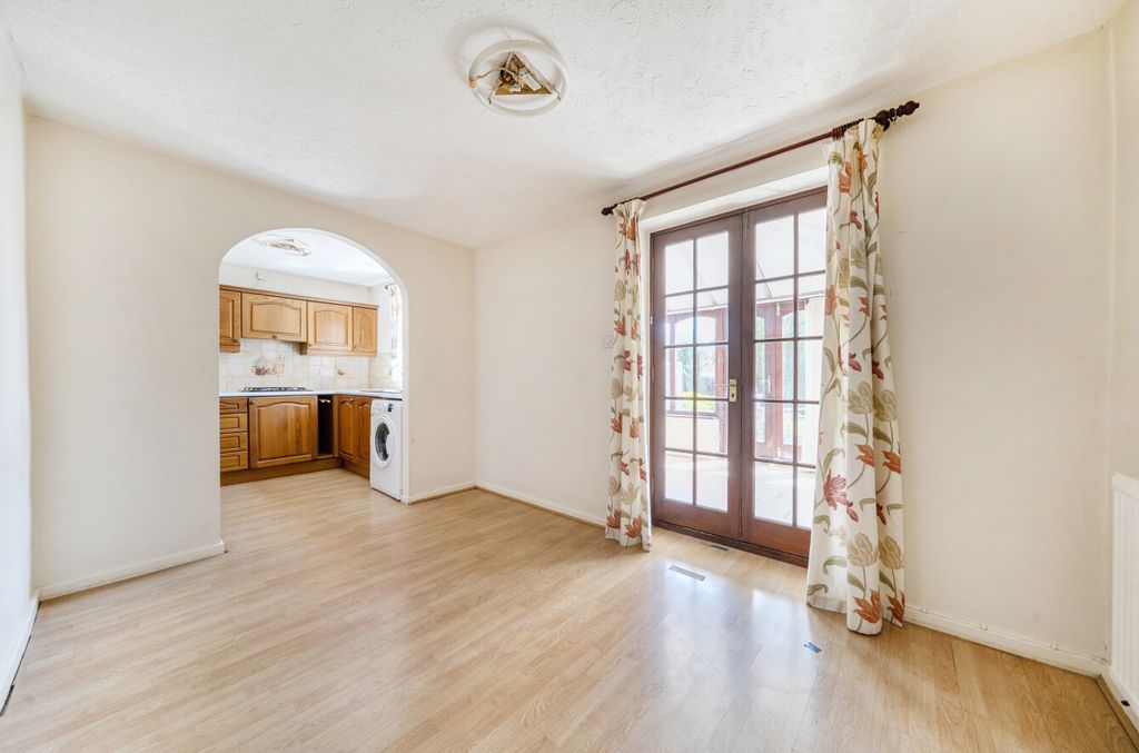 Property photo 2 of 28 1440981 (5)