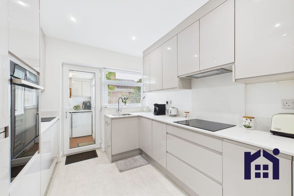 Property photo 1 of 22 Kitchen