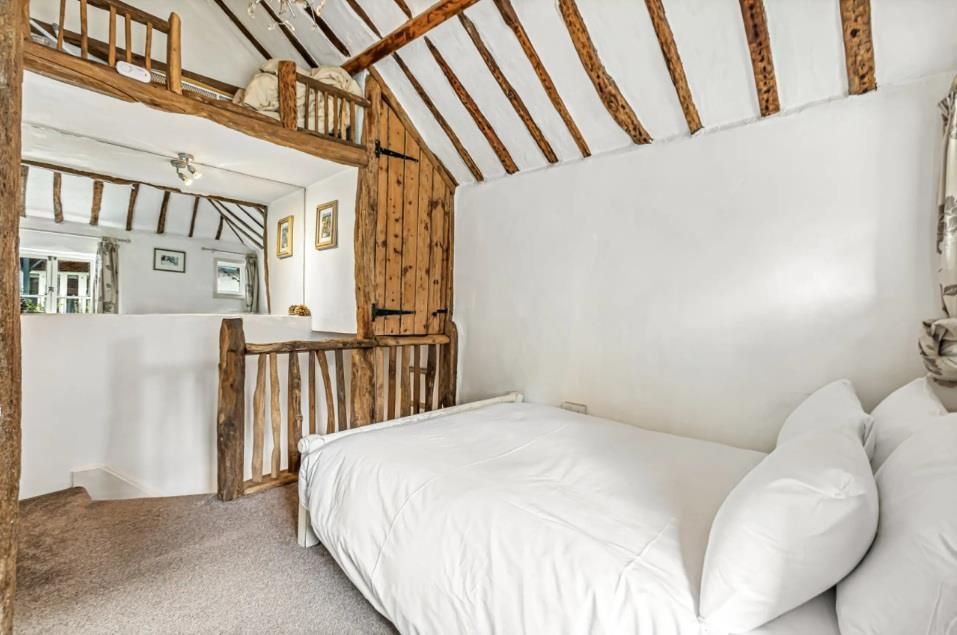 Property photo 3 of 8 Bedroom