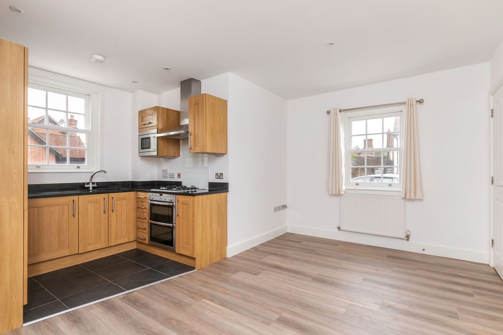 Property photo 3 of 6