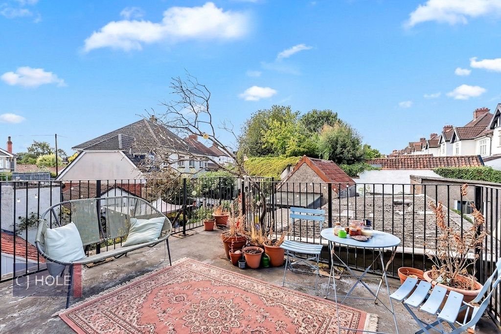 Property photo 3 of 10 Picture No. 17