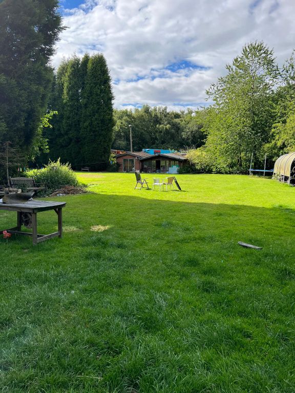 Property photo 3 of 24 Garden (1)