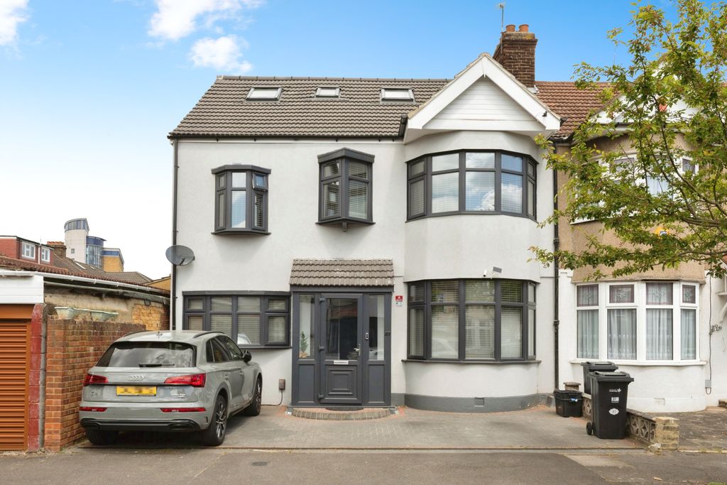 Property photo 1 of 19