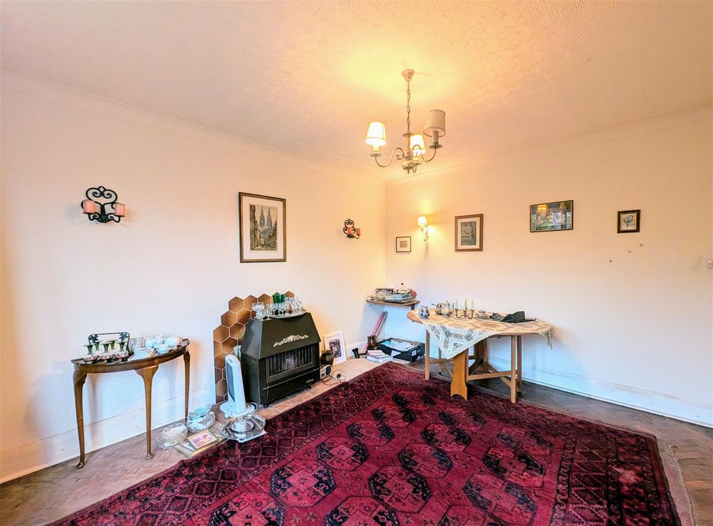 Property photo 3 of 17 1000005657.Jpg