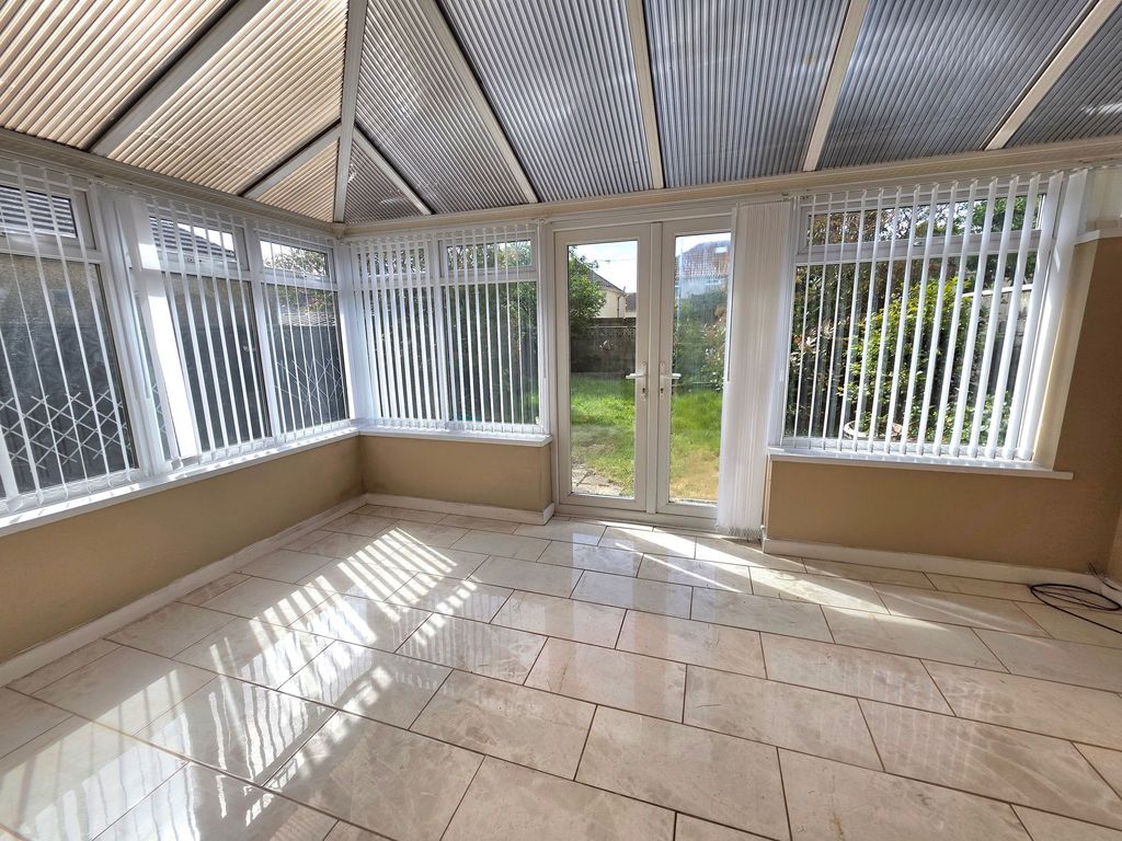 Property photo 3 of 25 Conservatory