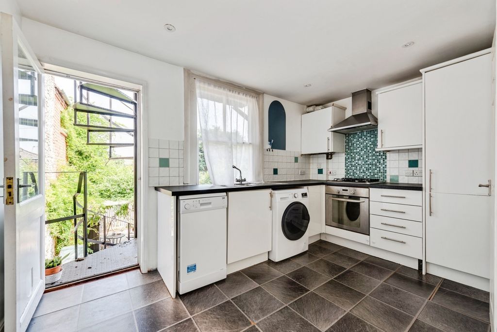 Property photo 2 of 18 Kitchen