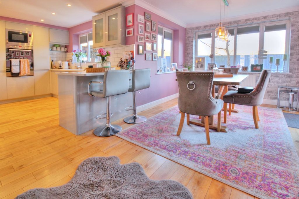 Property photo 2 of 43 Photo #2