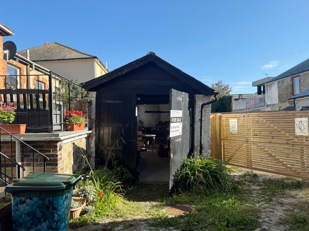 Property photo 3 of 6