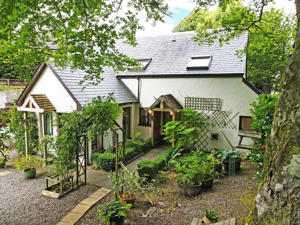 Property photo 1 of 32