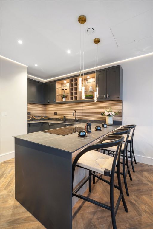 Property photo 2 of 6 Picture No. 20