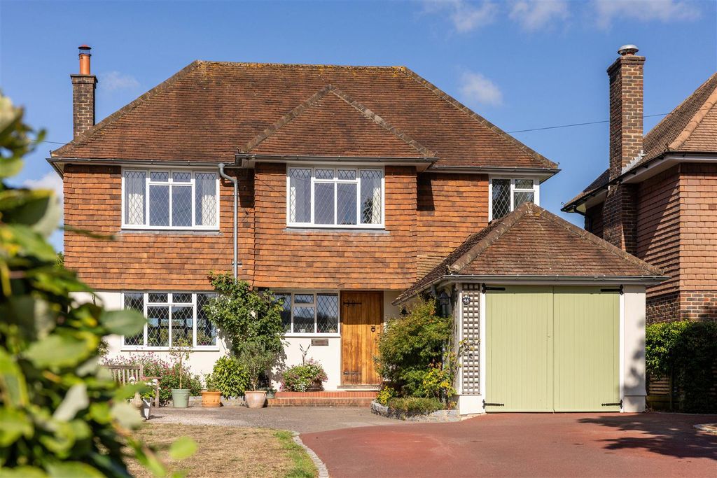 Property photo 1 of 34