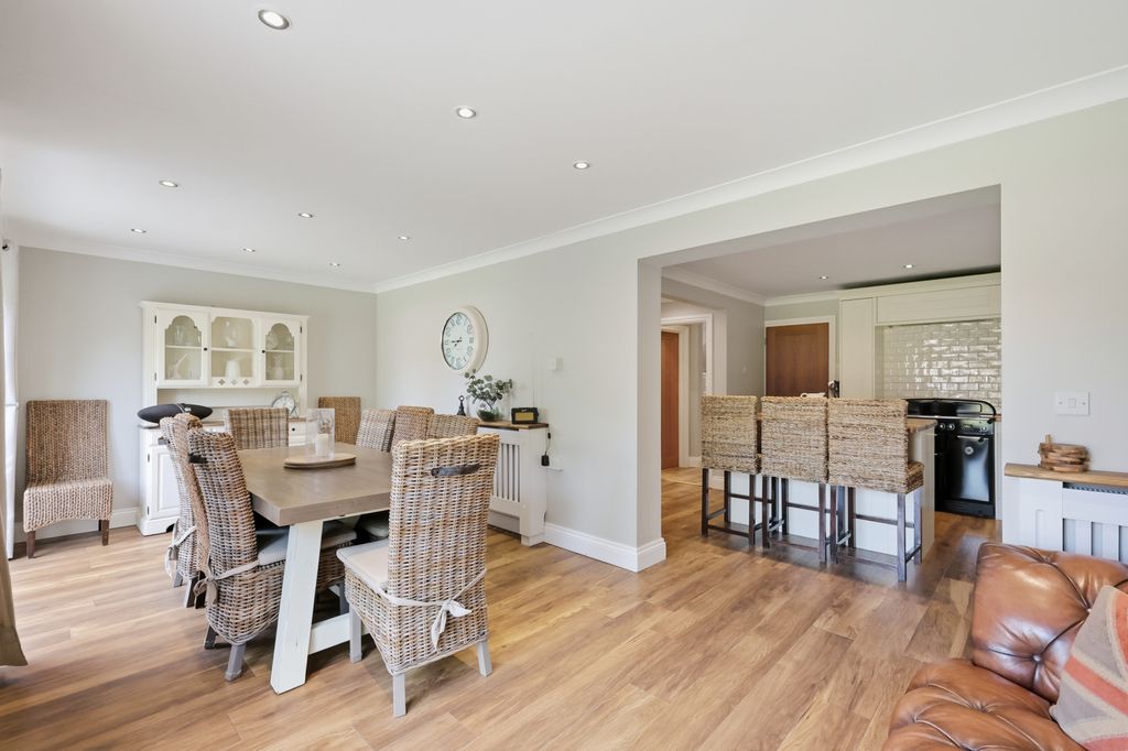 Property photo 3 of 29 4S6A2144