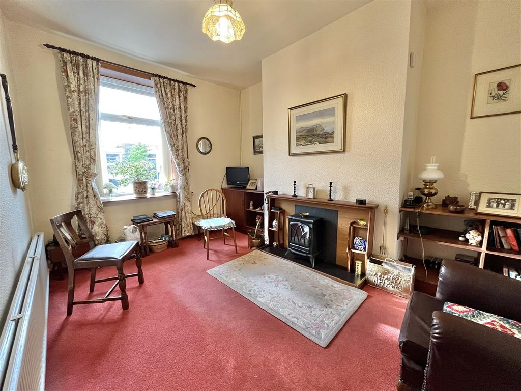 Property photo 2 of 9 Lounge