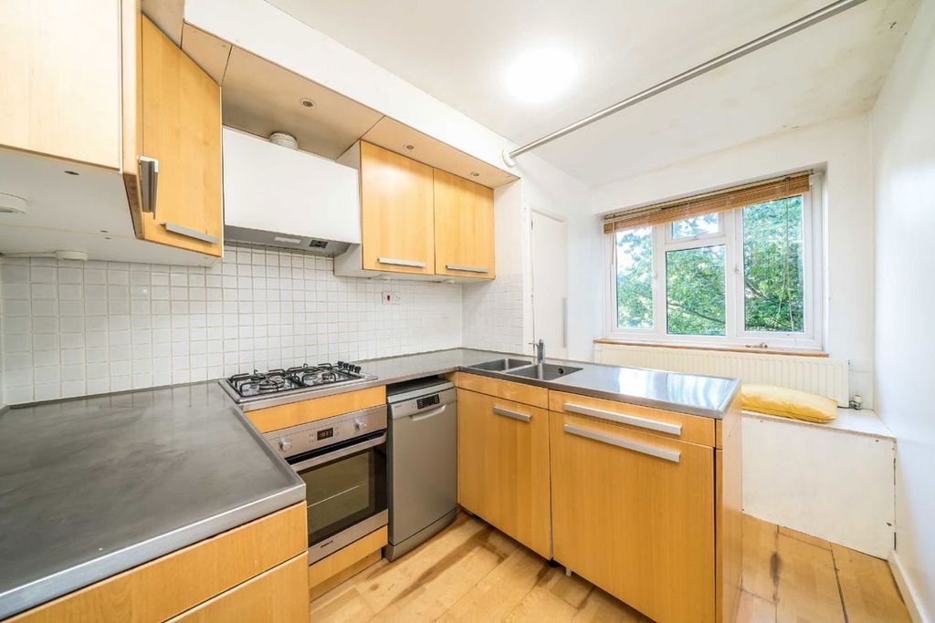 Property photo 2 of 6