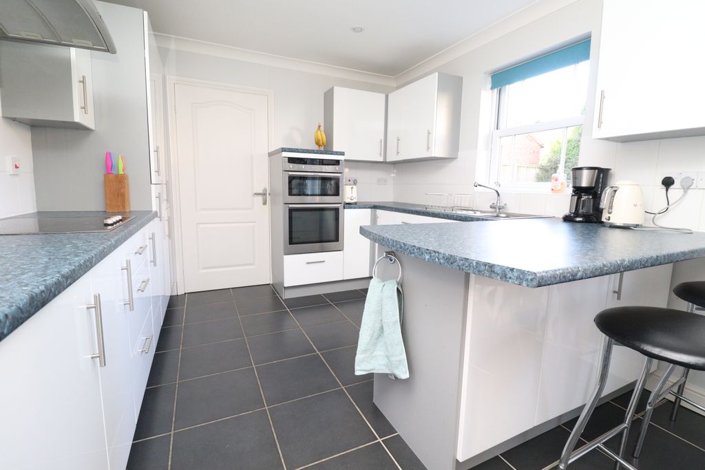 Property photo 2 of 16 Img_5897