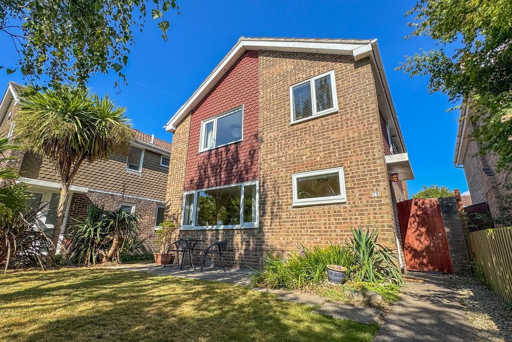 Property photo 1 of 17