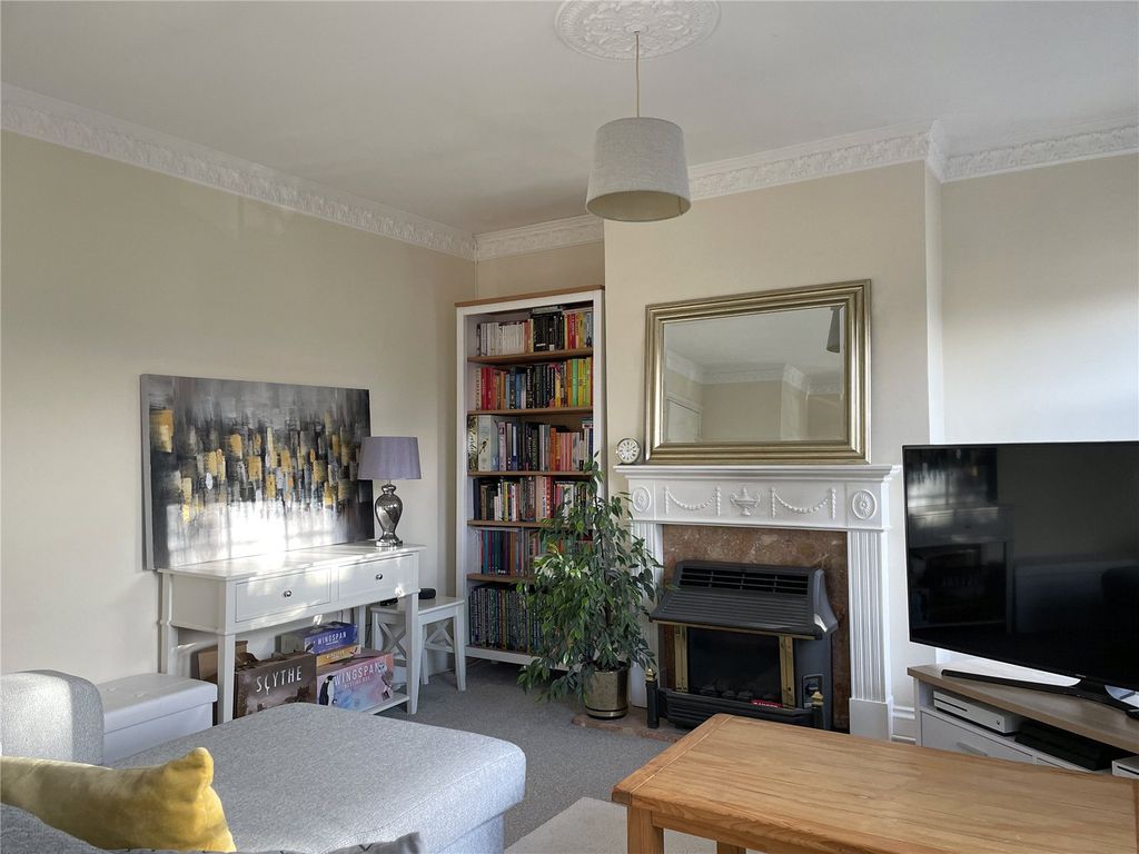 Property photo 3 of 7 Picture No. 27