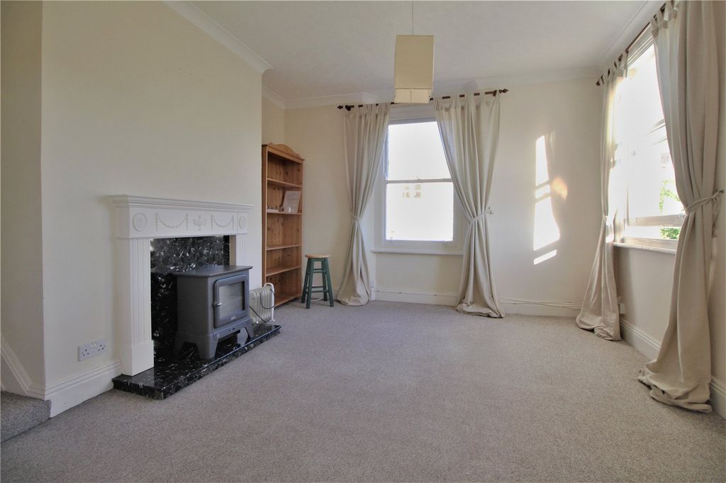 Property photo 2 of 9 Picture No. 17