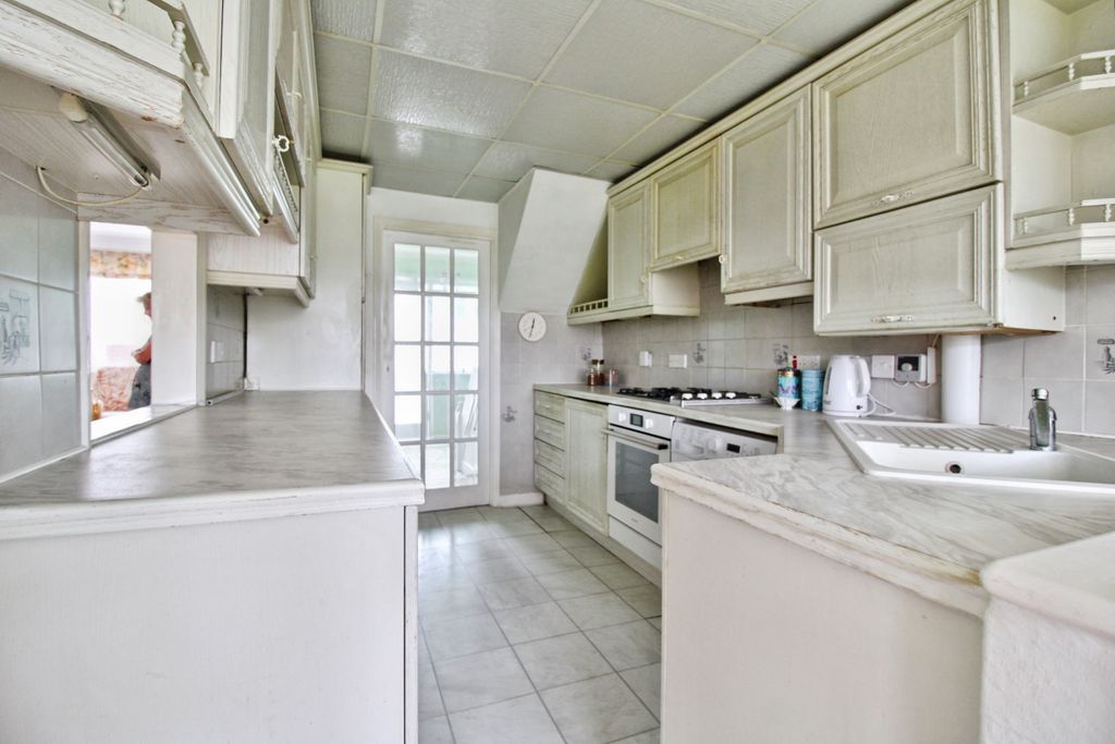 Property photo 3 of 25 2