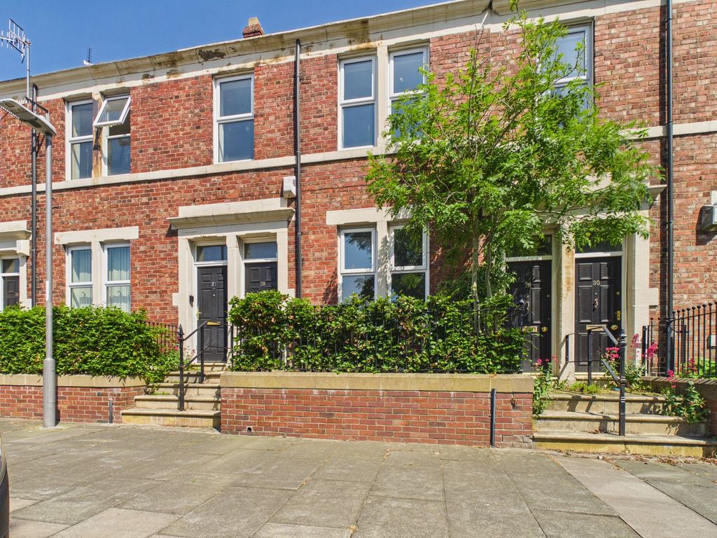 Property photo 1 of 7 External