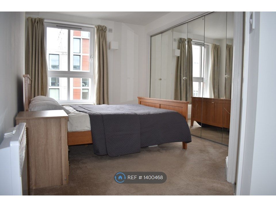 Property photo 3 of 21 Principle Bedroom