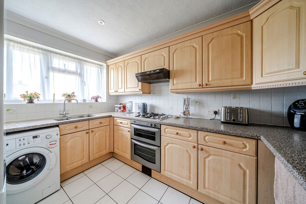 Property photo 3 of 13 Kitchen