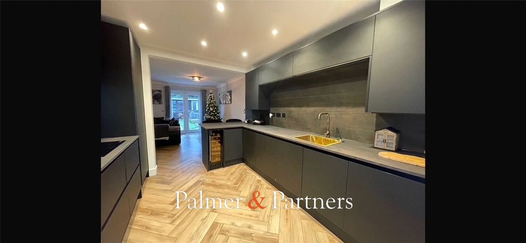 Property photo 3 of 22 Picture No. 42