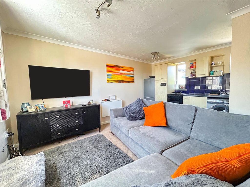 Property photo 3 of 15 6.Png