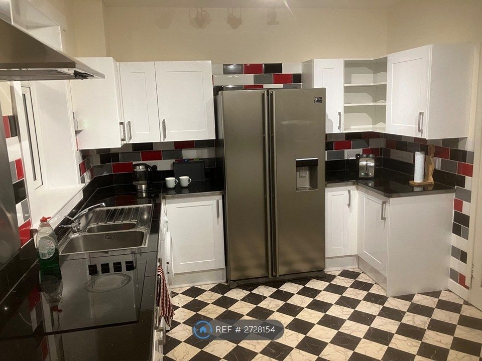 Property photo 1 of 14 Kitchen 1