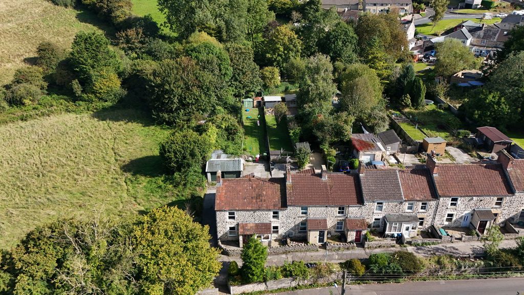 Property photo 2 of 35