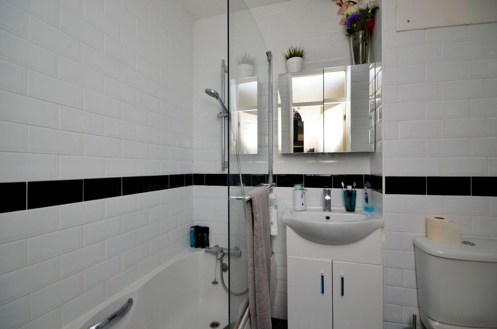 Property photo 3 of 3