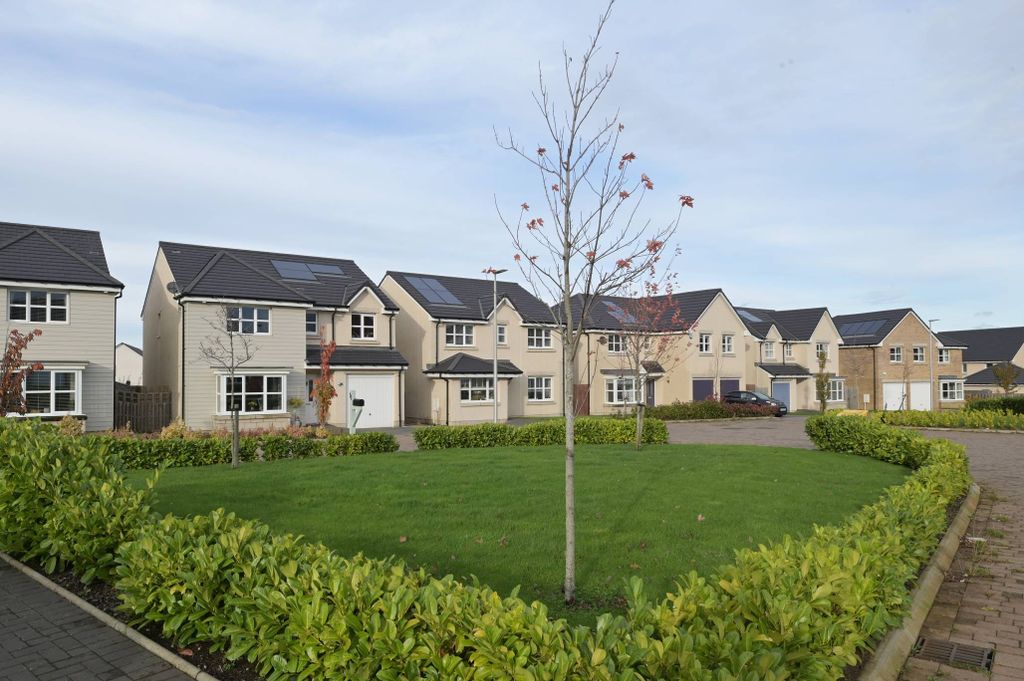 Property photo 1 of 30