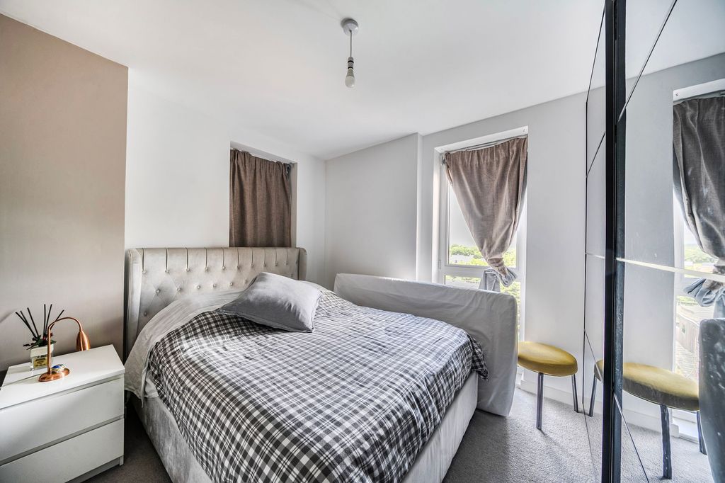 Property photo 3 of 7 Bedroom