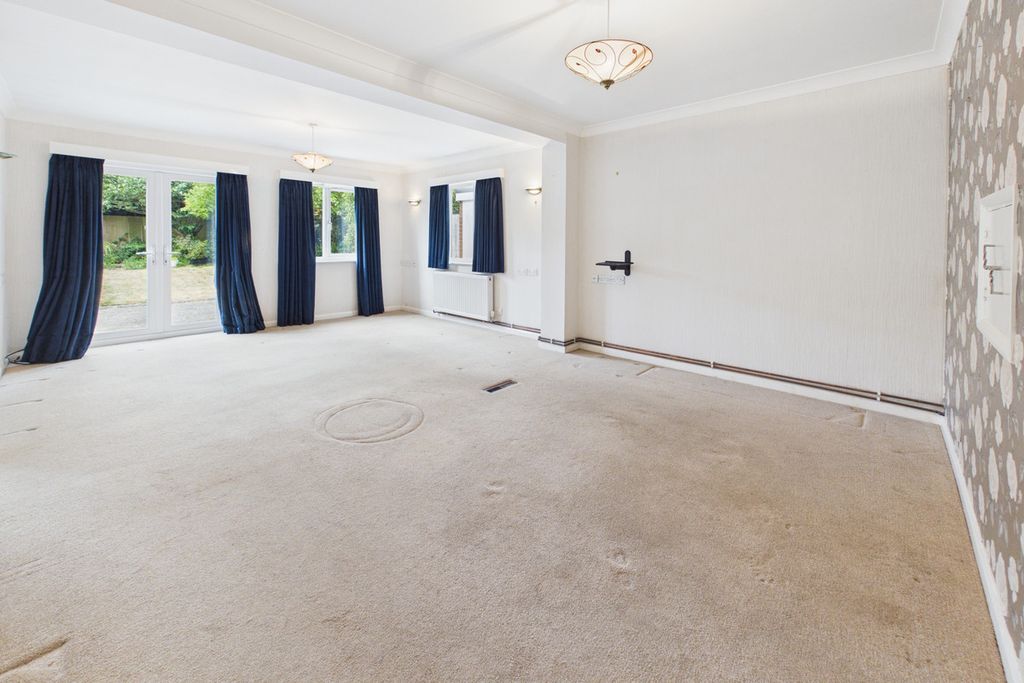 Property photo 3 of 19