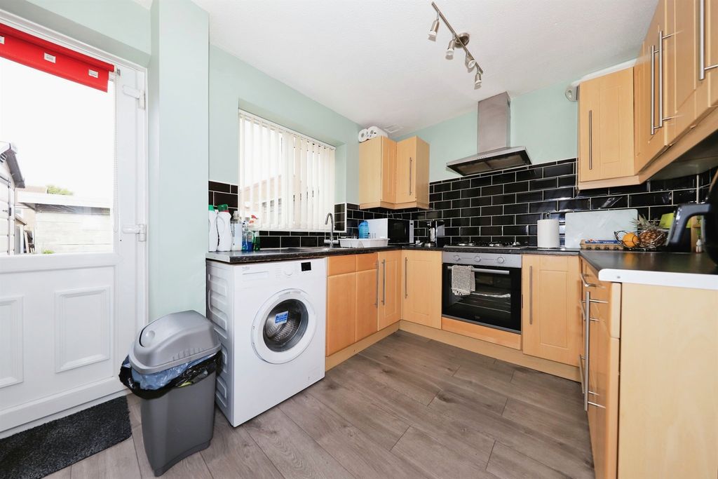 Property photo 3 of 13