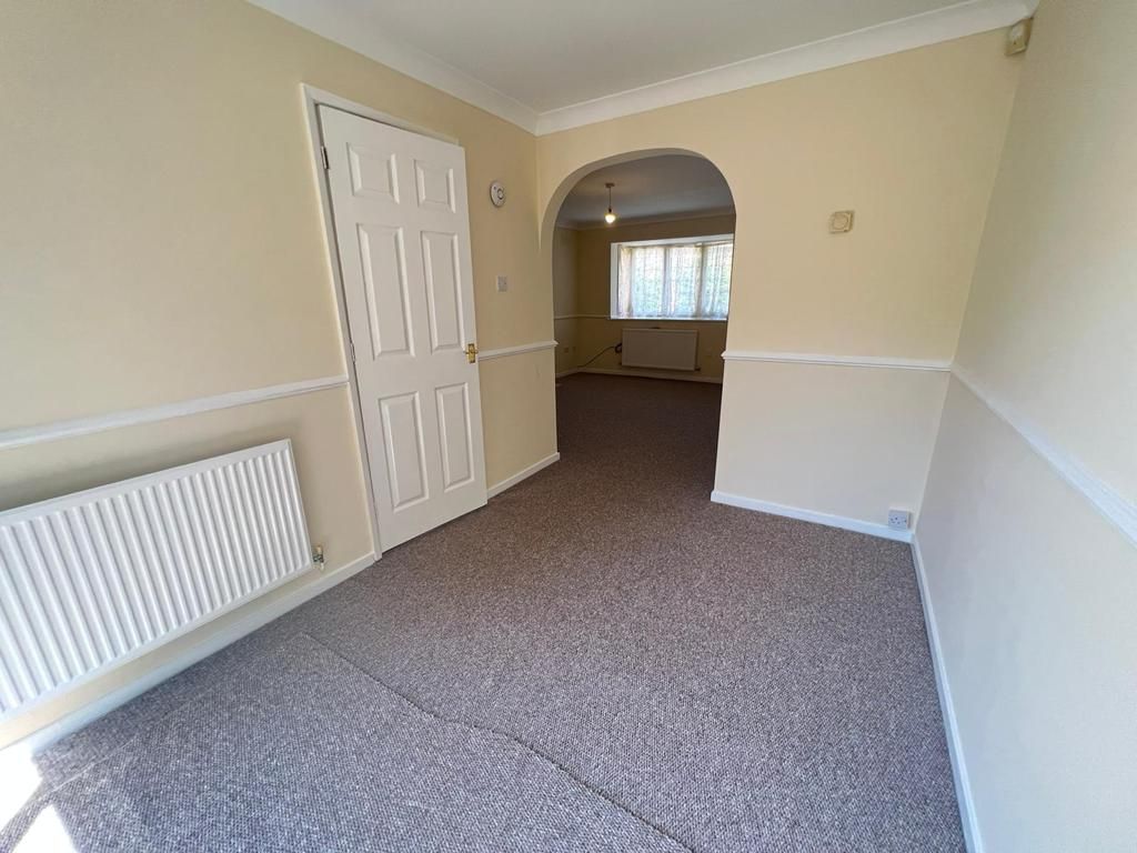 Property photo 3 of 9 Photo 4