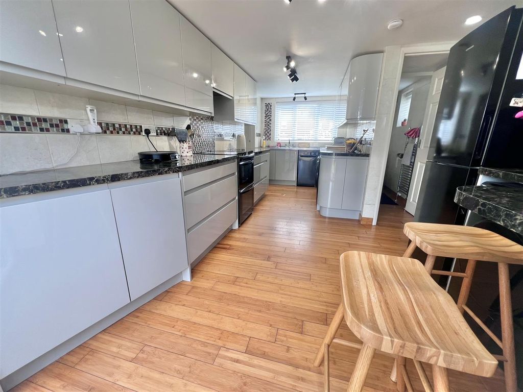 Property photo 2 of 21 ....Kitchen.Jpg