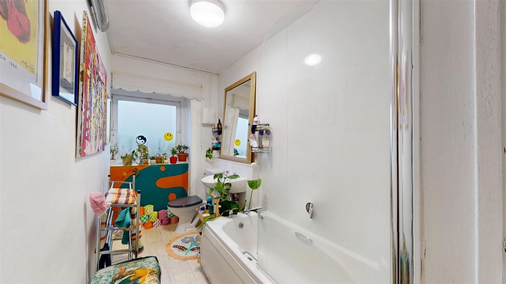 Additional image 8 of 3 bed flat to rentSt. Marys Street, Stamford PE9