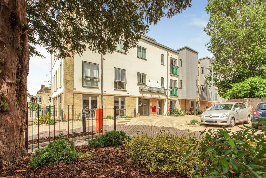 Property photo 1 of 27 24B1Ff4E-B294-4d03-899d-39c06F29Ac5E.Jpg