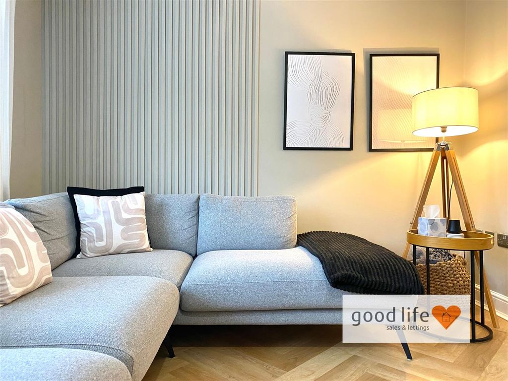 Property photo 3 of 21 20251016_141736944_Ios49Southend.Jpg