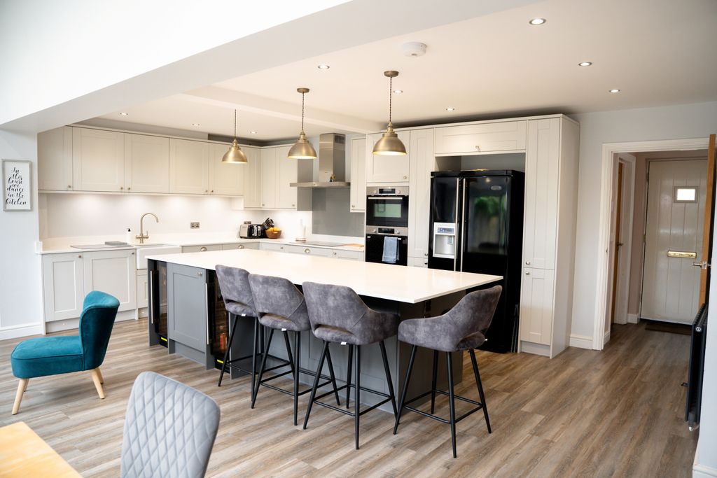 Property photo 1 of 37