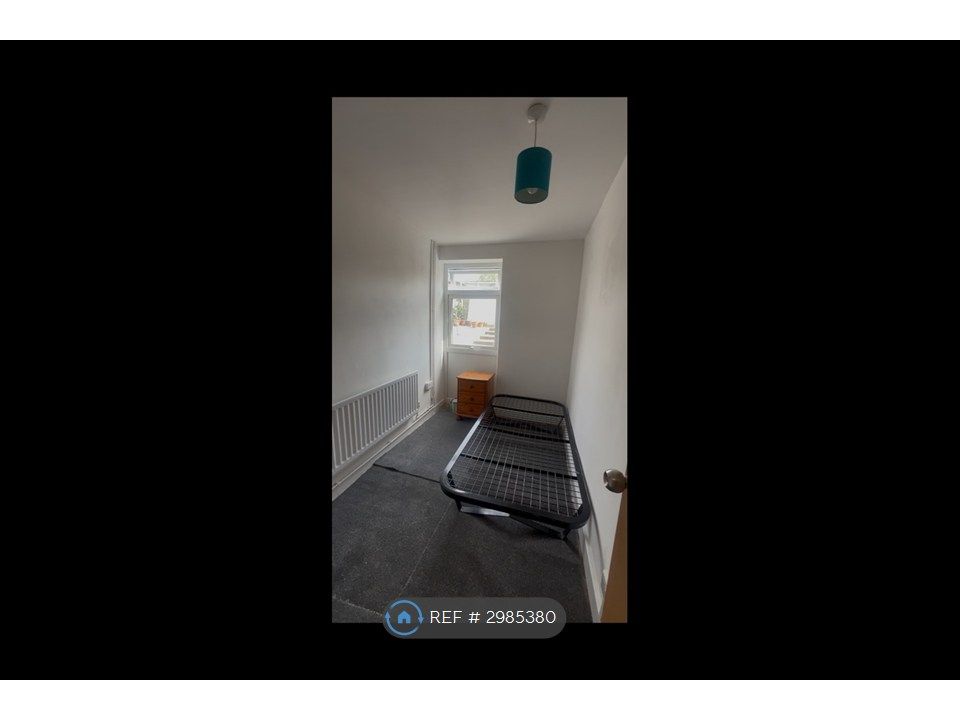Property photo 1 of 9 Single Room