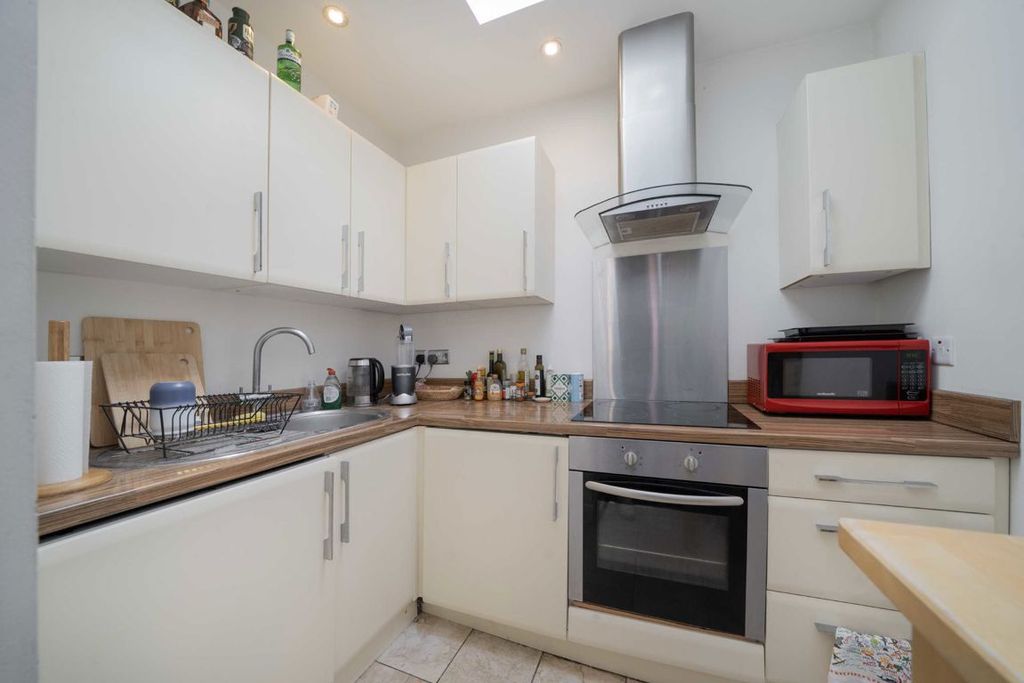 Property photo 3 of 5