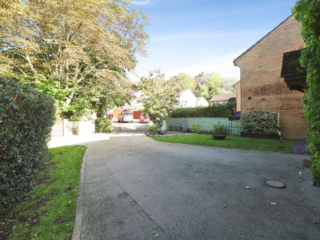 Property photo 2 of 34