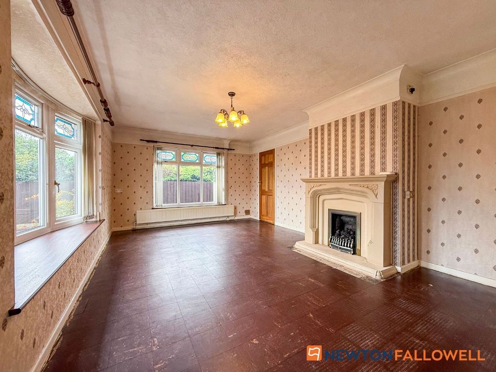 Property photo 2 of 16 Lounge 1
