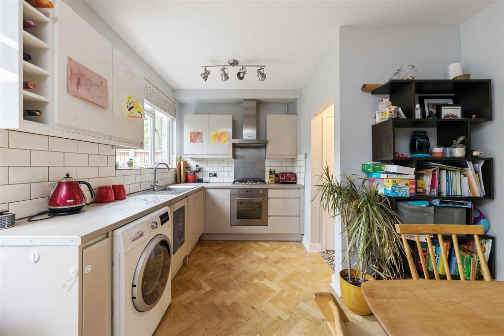 Property photo 3 of 24